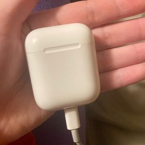 AirPods 2nd gen (no left AirPod)